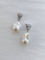 Leopard pearl earrings